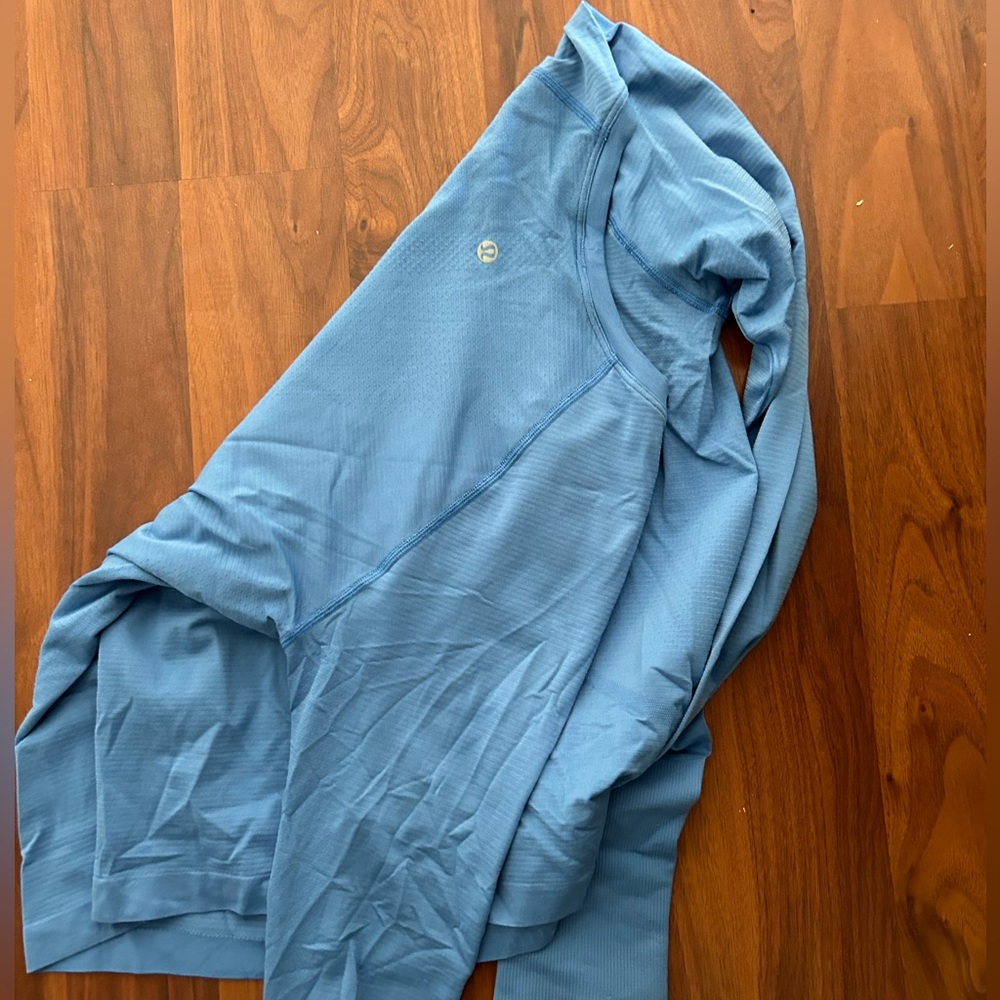 lululemon tshirt